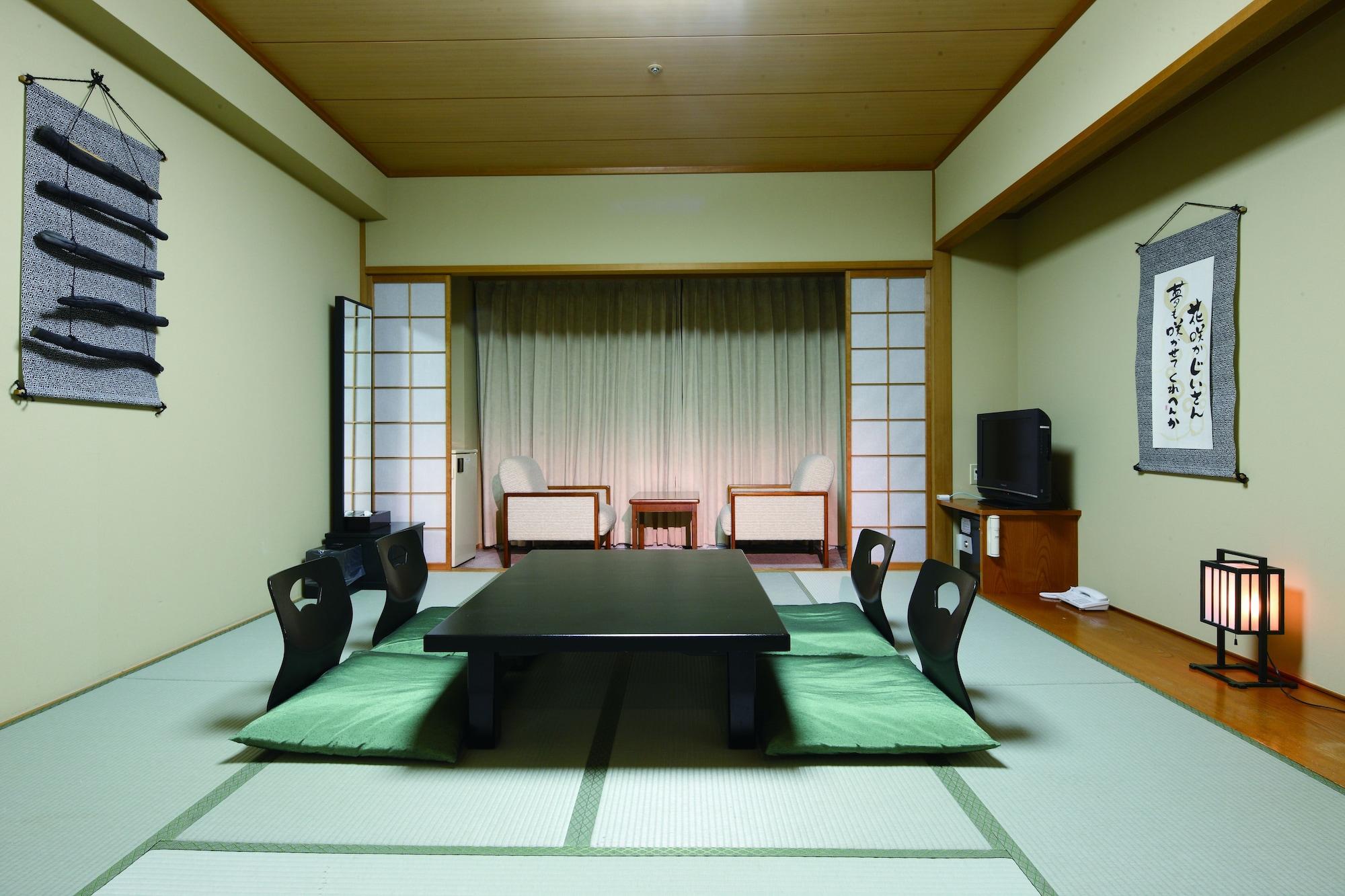 Royal Hotel Yatsugatake -From Apr2024 Grand Mercure Yatsugatake Resort & Spa Hokuto  Εξωτερικό φωτογραφία