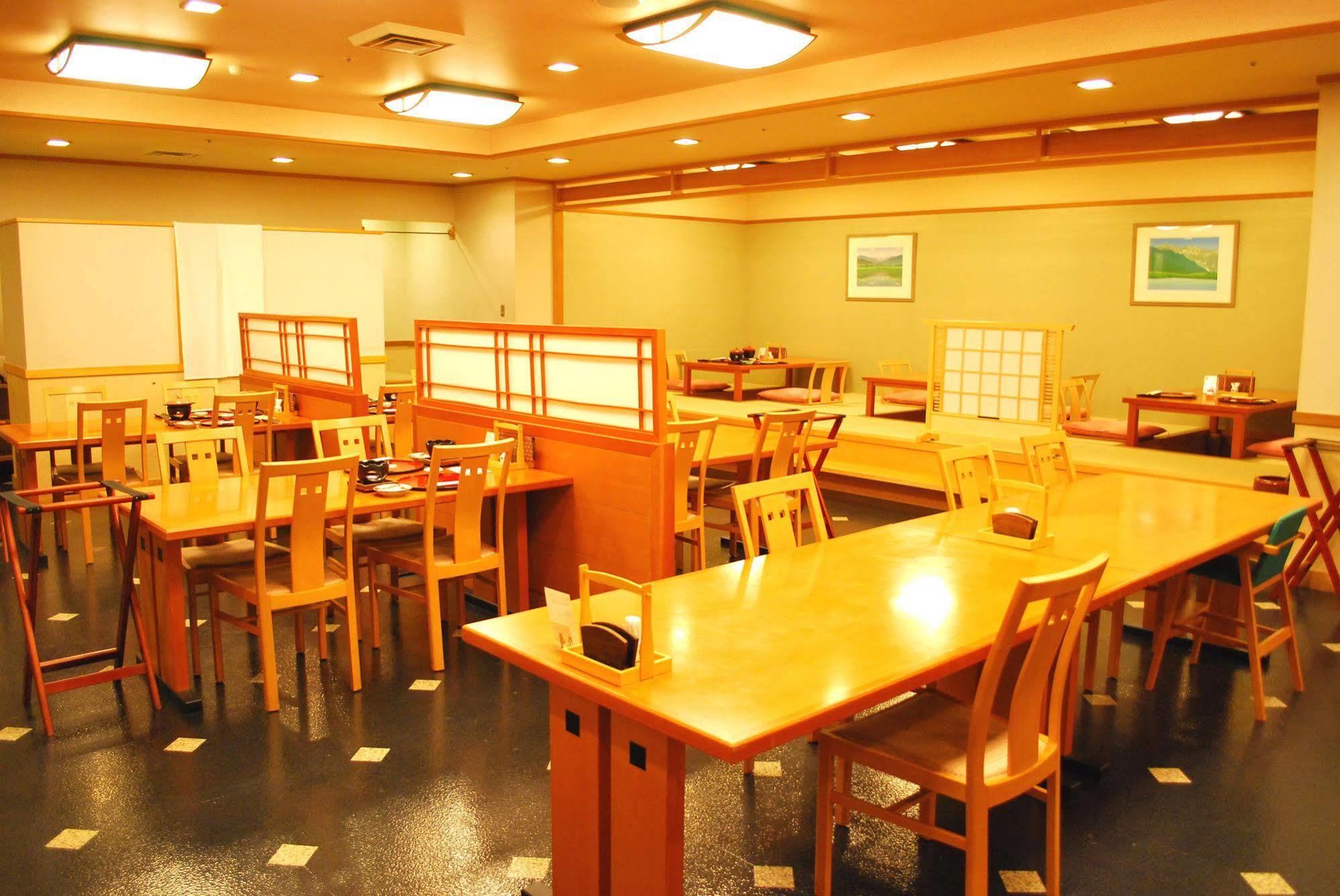 Royal Hotel Yatsugatake -From Apr2024 Grand Mercure Yatsugatake Resort & Spa Hokuto  Εξωτερικό φωτογραφία